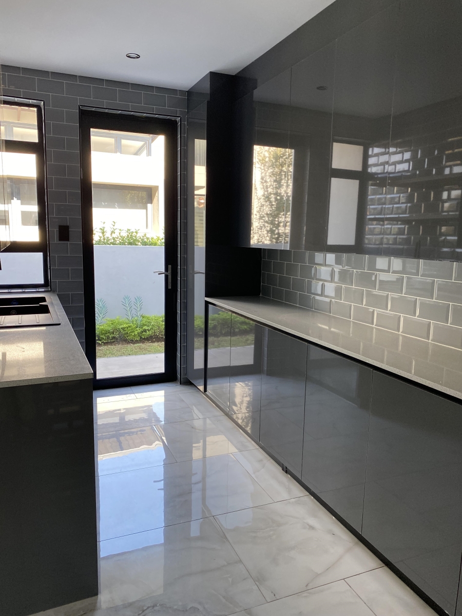 5 Bedroom Property for Sale in The Islands Estates North West